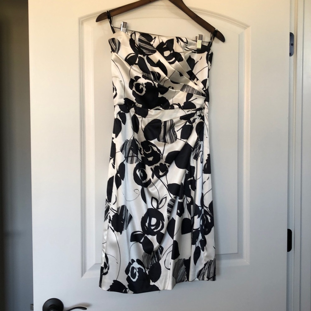 Strapless black and white dress with bone stitching